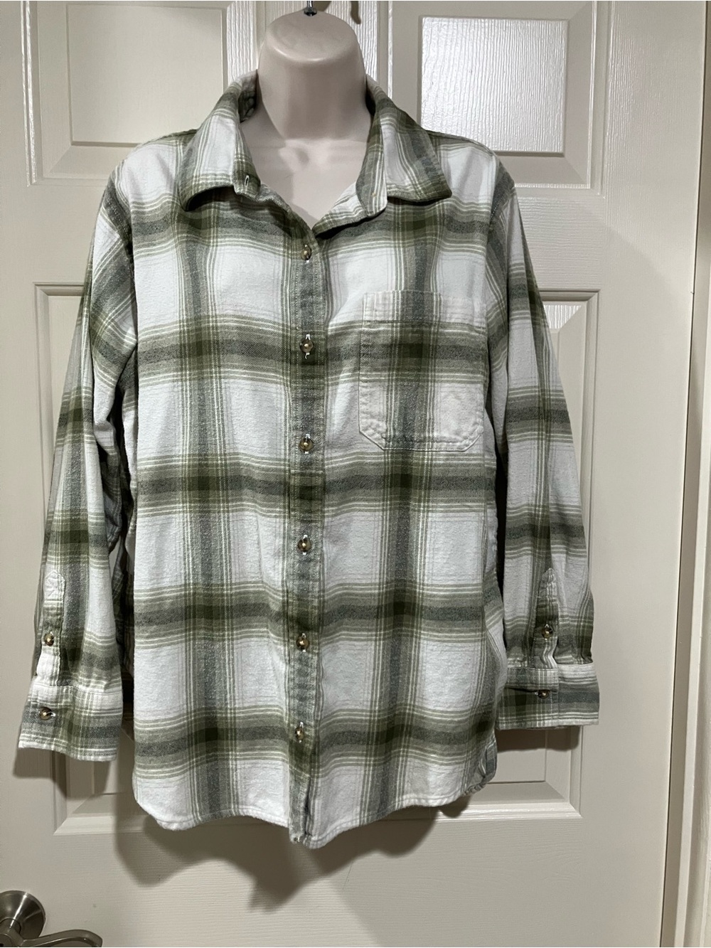 American Eagle woman medium shirt